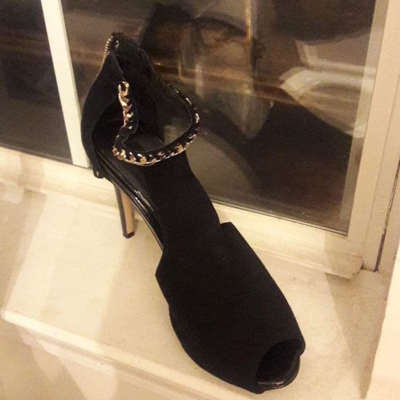 Shoes - Picture 1 of 1